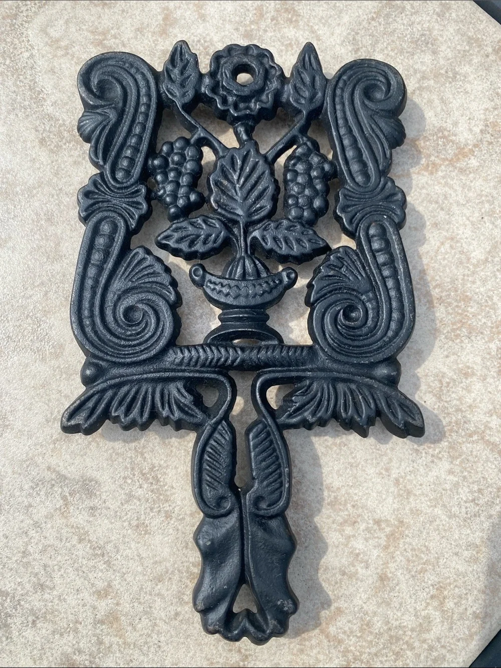 Vintage Wilton Black Cast Iron 4 Peg Countertop Hot Plate Trivet or Wall Art
